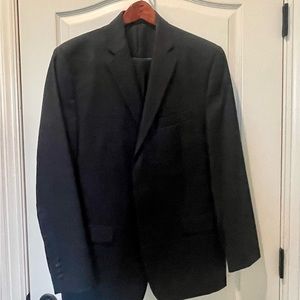 Men’s 44R Ralph Lauren navy 2 pice suit, pants 36x32